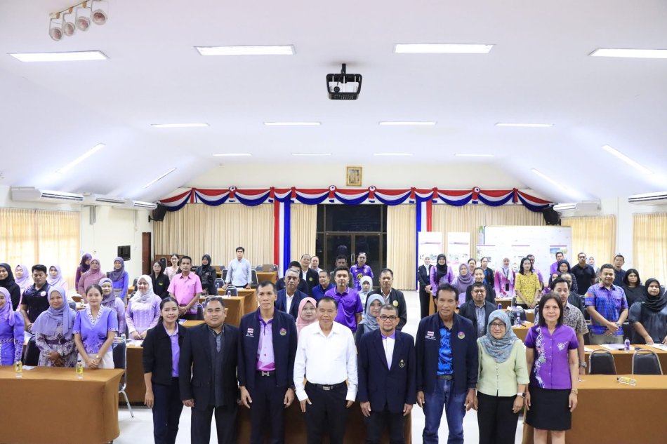 เทศบาลตำบลทุ่งหว้า เข้าร่วมกิจกรรมสัมมนาเชิงปฏิบัติการการดำเนินงานและการบริหารจัดการเรียนรู้งานฐานทรัพยากรท้องถิ่น 
